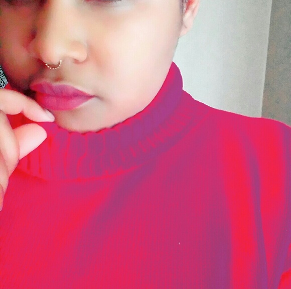 Meet your Posher, Ariana - Picture 1 of 1